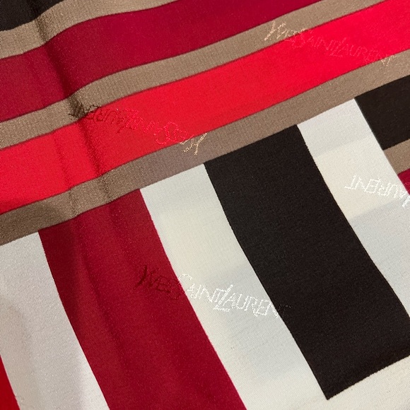 Authentic YSL gorgeous Scarf - Picture 4 of 10